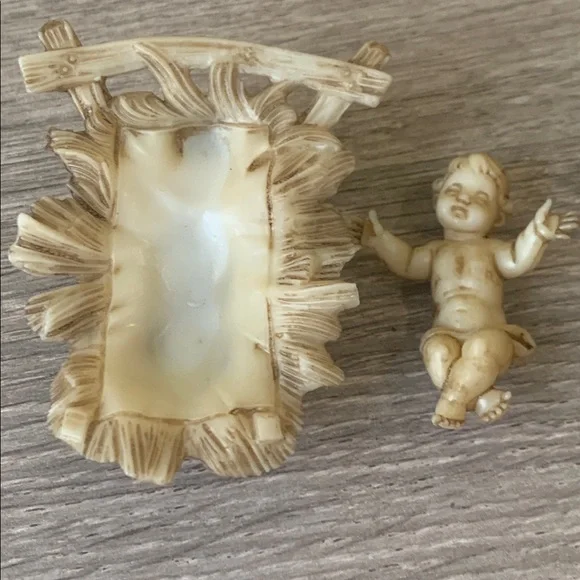 Vintage Nativity Scene - Picture 10 of 10